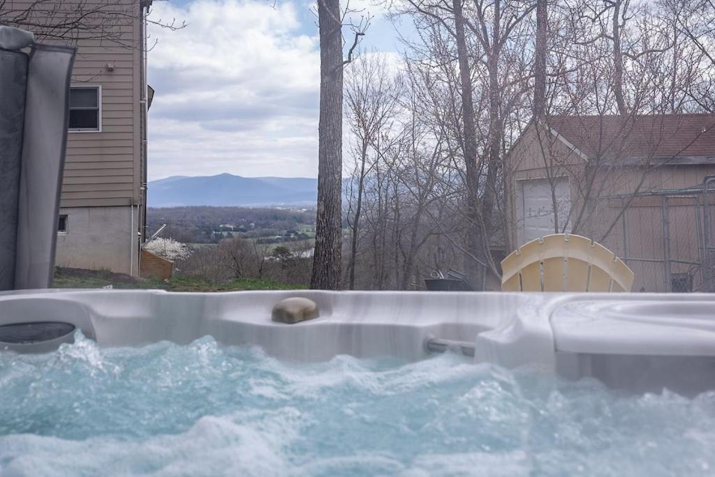 Mockingbird Mountain Spa And Retreat Лурей Екстер'єр фото
