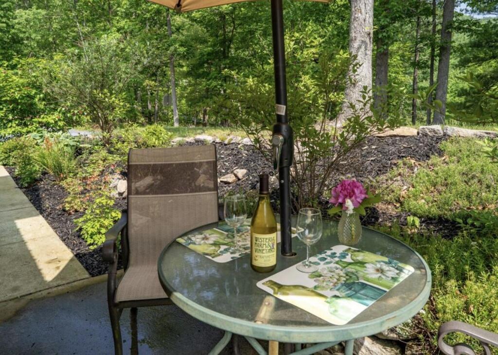 Mockingbird Mountain Spa And Retreat Лурей Екстер'єр фото
