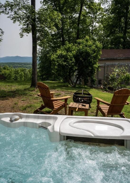 Mockingbird Mountain Spa And Retreat Лурей Екстер'єр фото